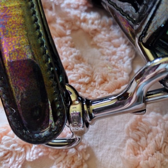 Luxury Gucci Soft Patent Leather Bag - Picture 8 of 15